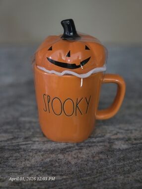 Rae Dunn Orange "SPOOKY" Pumpkin Lid Mug